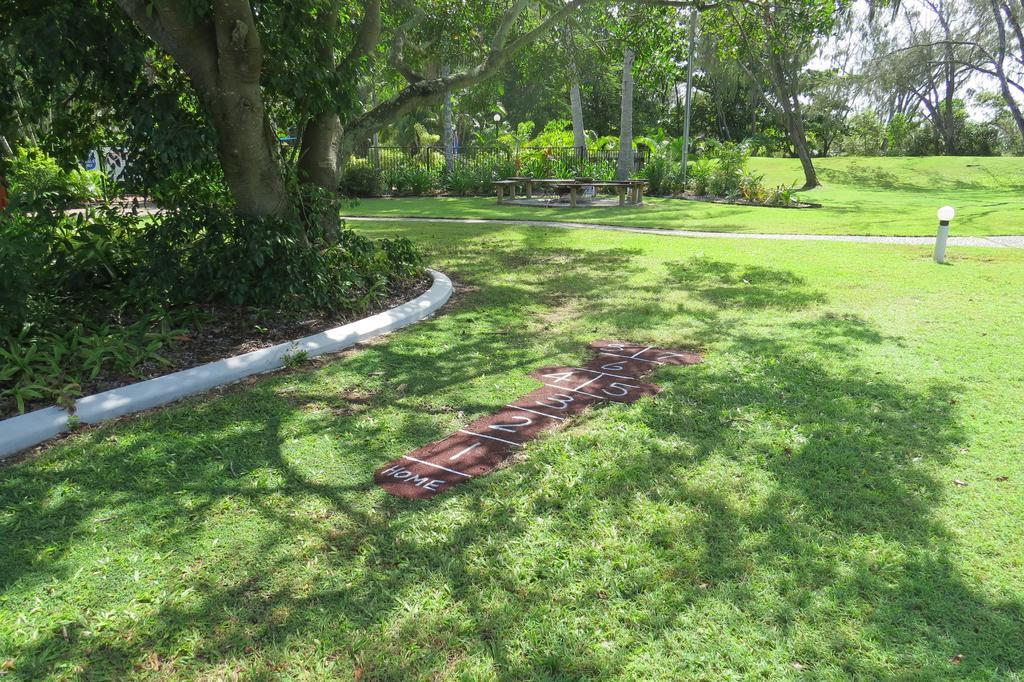 The Shores Holiday Apartments Mackay Exterior photo